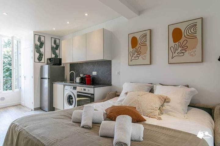 Entire apartment, Mba - Diderot 3 - Splendid Apartment in Montreuil, Seine-Saint-Denis
