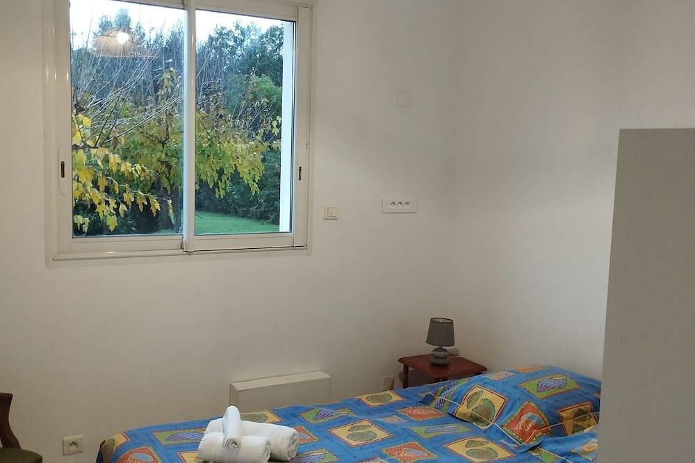 7-person house with direct beach access (100 m walk) in Borgo (Corsica), Bastia e dintorni