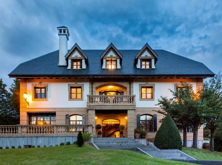 Ferienhaus für 8 Personen, mit Balkon/Terrasse und Terrasse sowie Garten im Baskenland