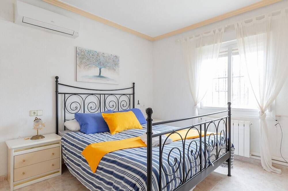 Fidalsa Mediterranean Beachfront in Playa Flamenca, Orihuela