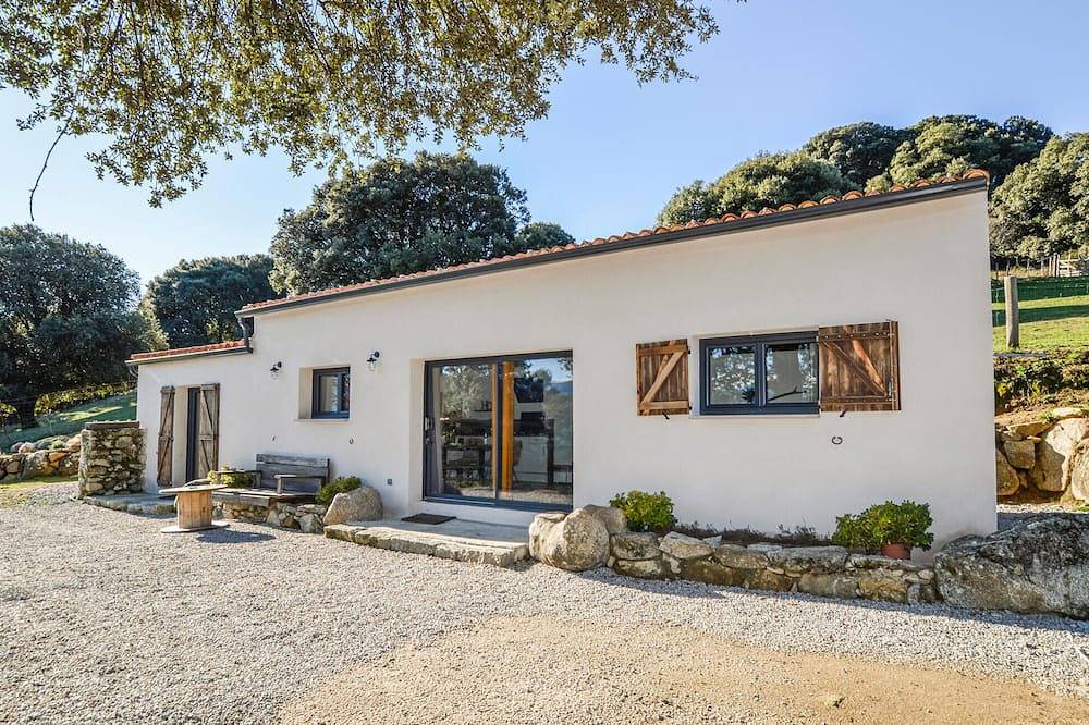 Accogliente casa con 2 camere da letto. in Pila-Canale, Ajaccio e dintorni