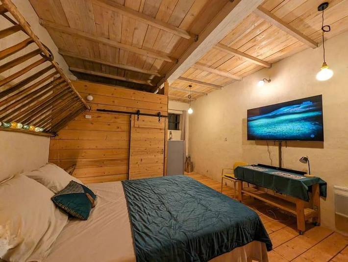 Gîte pour 2 personnes, avec terrasse et piscine à Pérouges - 4