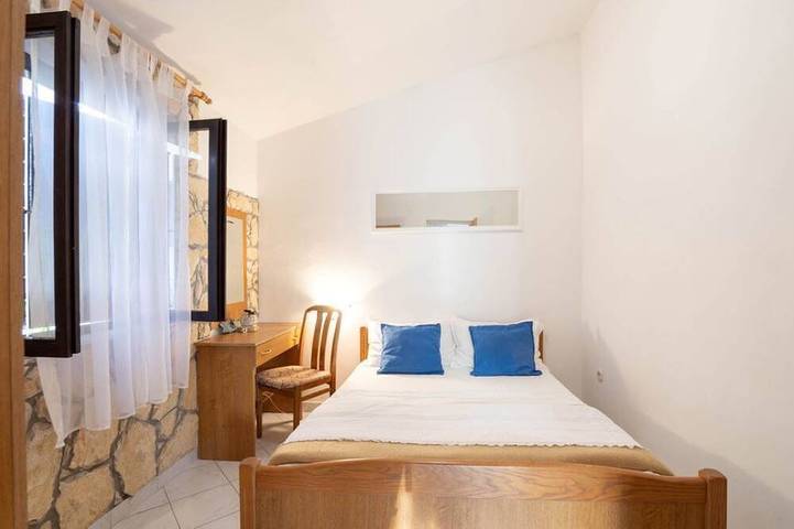 Villa pour 8 personnes, avec balcon et jardin, animaux acceptés dans Vis - 4