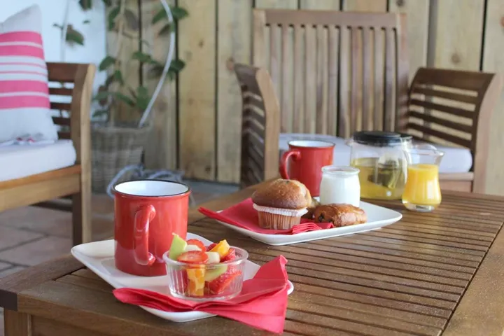 Alojamiento y desayuno para 2 personas, con vistas además de jardín y terraza - 1