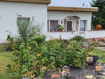 Bungalow für 3 Personen, mit Terrasse und Garten in Krakow am See