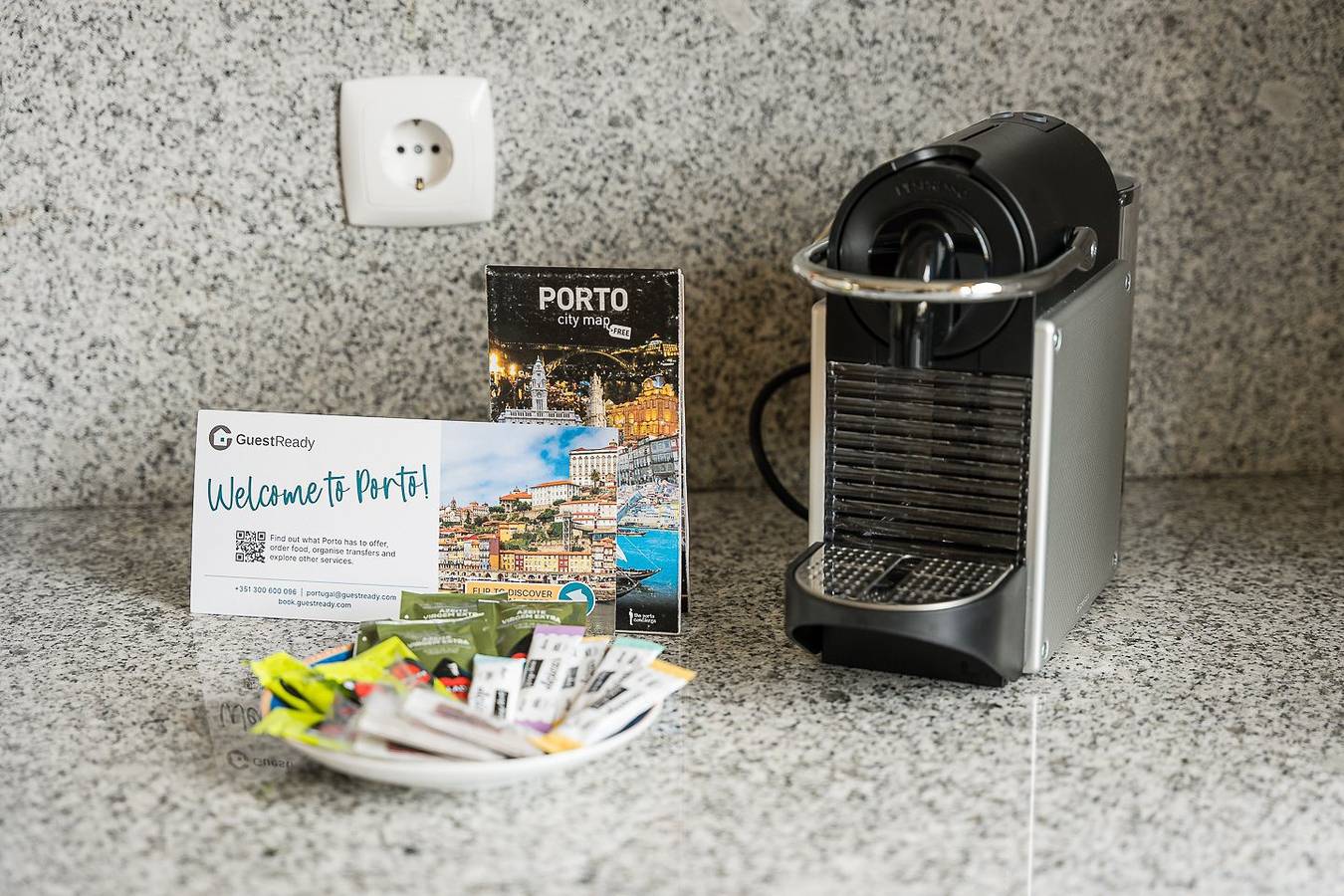Ganze Wohnung, Ferienwohnung für 8 Personen mit Balkon in Mafamude e Vilar do Paraíso, Porto Distrikt
