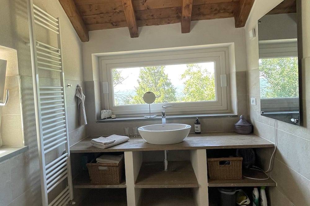 Romantic cottage with private spa in Varese Ligure, La Spezia Provinz