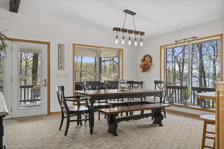 Vacation house for 12 people, with yard and balcony in Table Rock Lake