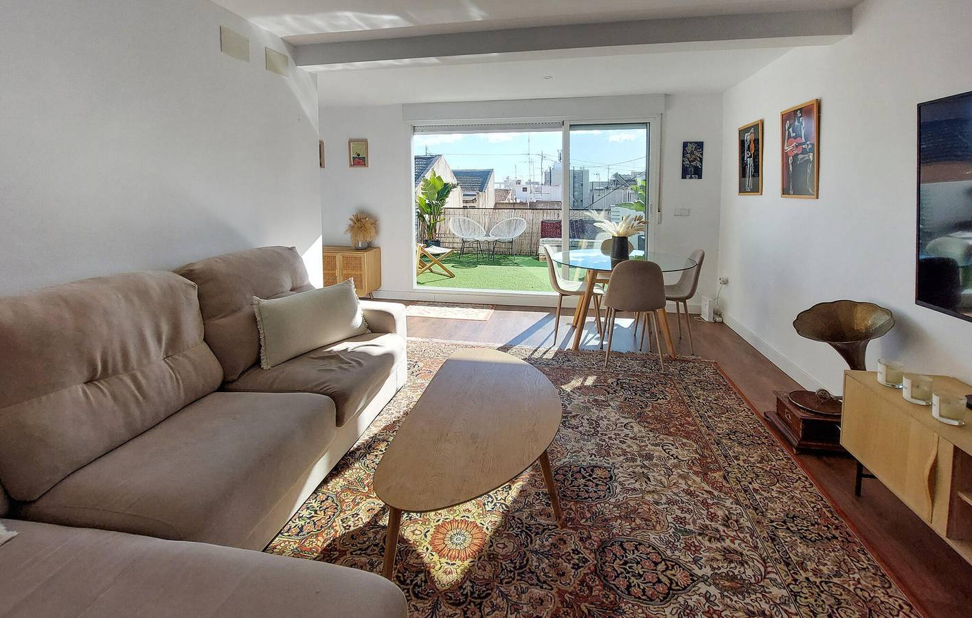 Appartamento intero, Accogliente appartamento con terrazza e WiFi a 1 km dalla spiaggia di Puerto Deportivo in El Barrio, Alicante