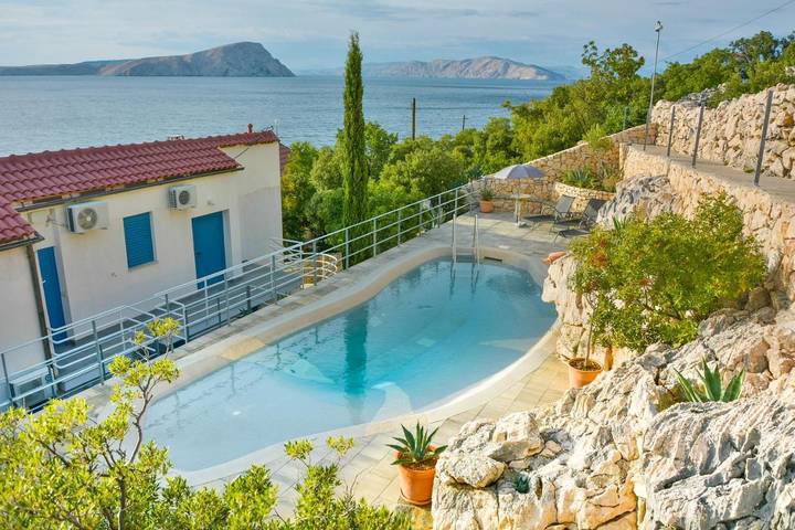 Ferienwohnung für 6 Personen, mit Garten und Pool sowie Ausblick