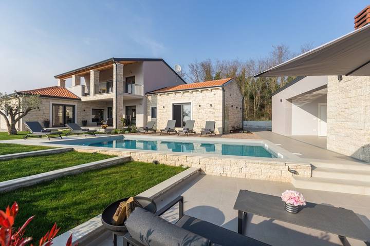 Villa für 10 Personen, mit Sauna und Garten sowie Pool - 1