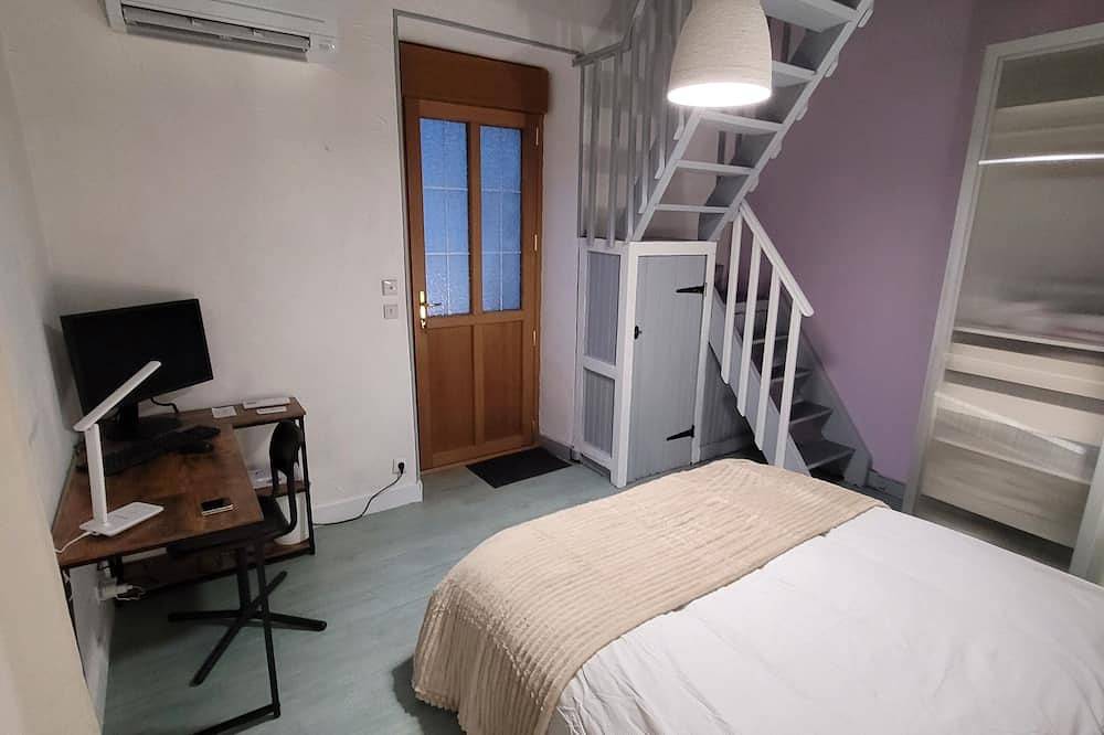 Green getaway and jacuzzi near Paris, for a family getaway or a romantic getaway in Vert-le-Grand, Essonne