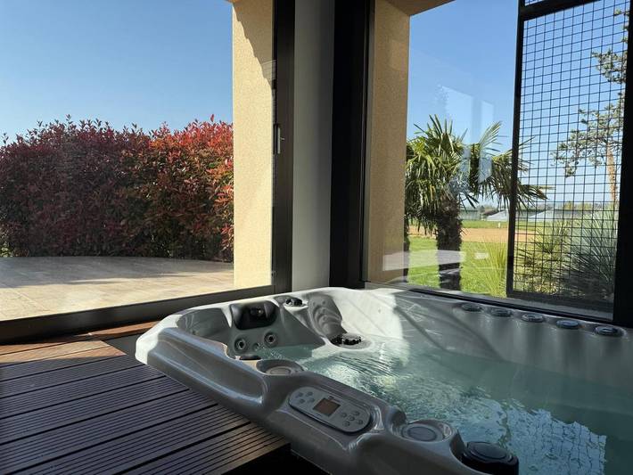 Gîte pour 6 personnes, avec jardin ainsi que terrasse et vue à Beaumont-lès-Valence