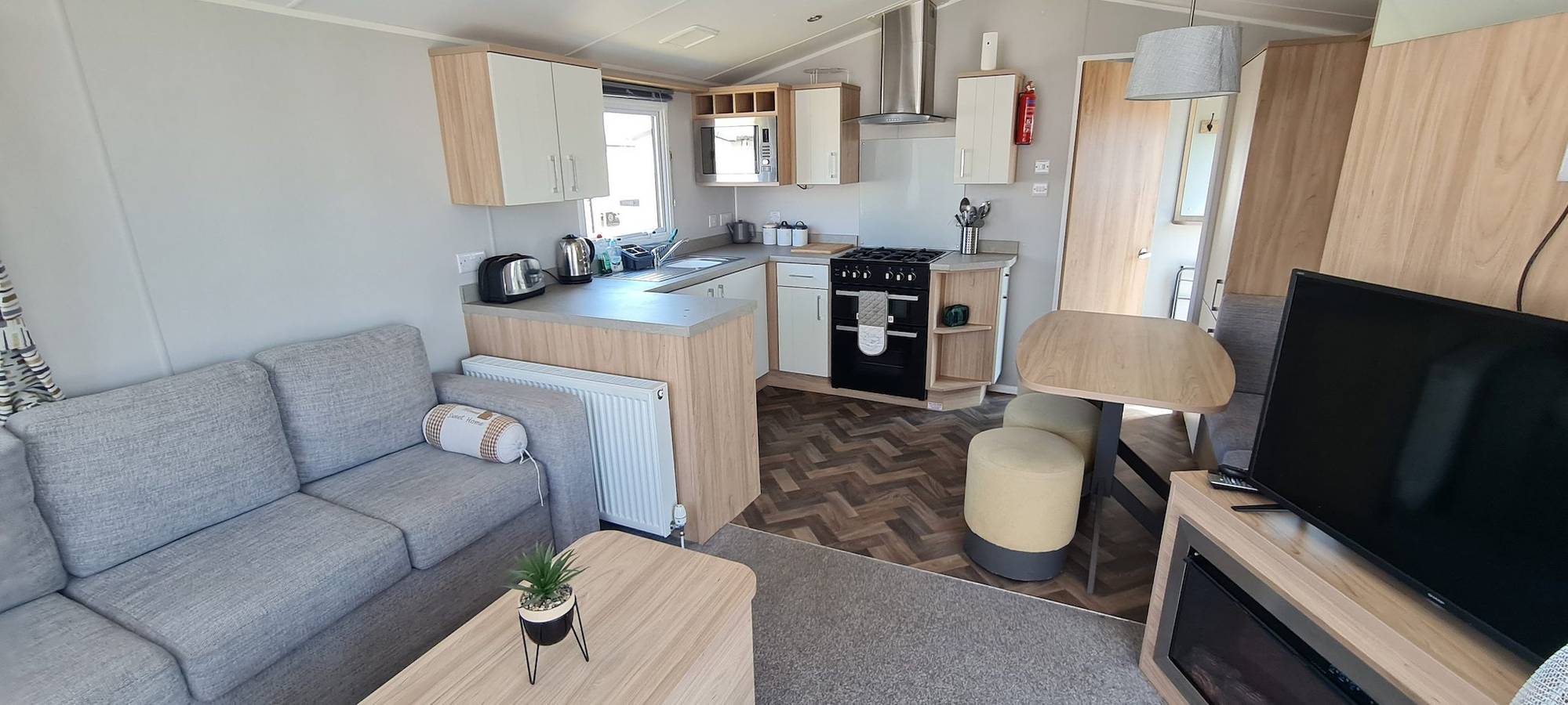Mikey Cabin Sleeps 8 with Balcony in Rhyl, Denbighshire