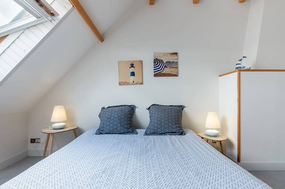 Les Mouettes by Interhome in Hauteville-sur-Mer, Coutances