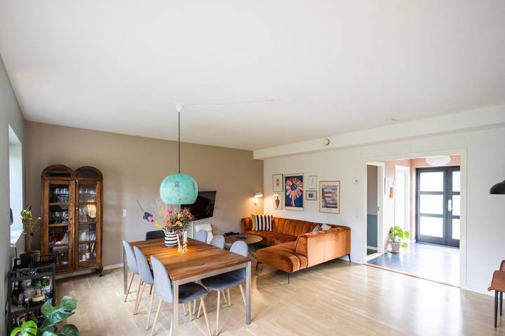 Villa for 4 personer, med søudsigt og have samt udsigt i Lyngby