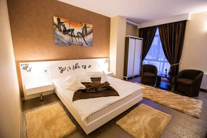 Hôtel pour 2 personnes, avec jacuzzi ainsi que terrasse et sauna