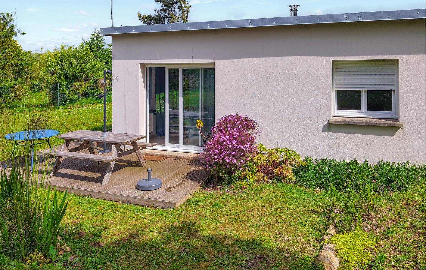 Appartement confortable à 2 km de la plage avec parking et jardin in Trévou-Tréguignec, Côte de Granit Rose