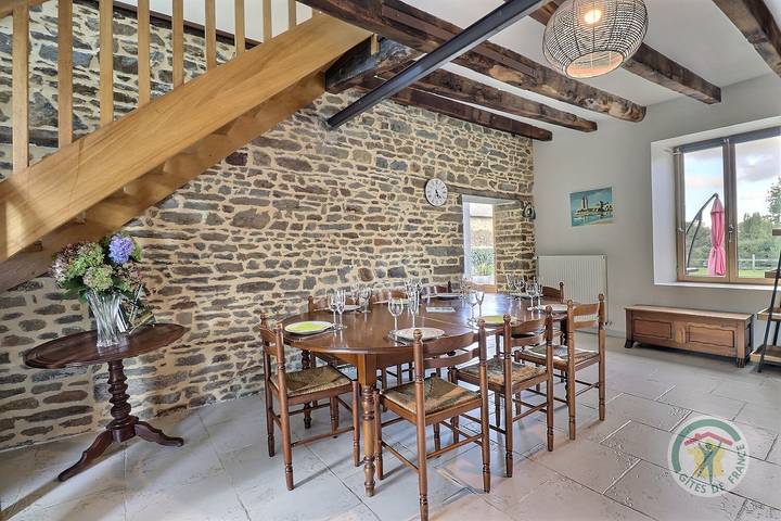 Gîte pour 8 personnes, avec jardin et terrasse à Plerguer - 3