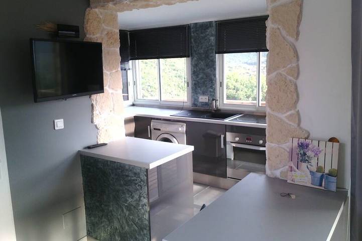 Gîte pour 2 personnes, avec piscine à Alata - 2