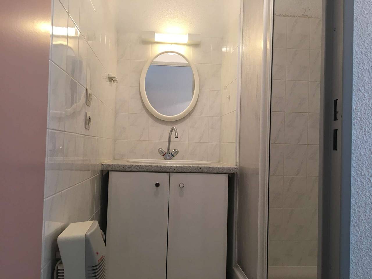 Estudio entero, Estudio con cabina, balcón y parking en Luz-Saint-Sauveur, cerca de 3 estaciones de esquí in Luz-Saint-Sauveur, Parque nacional de los Pirineos