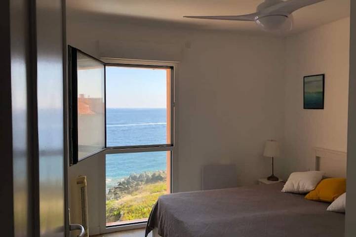 Appartement entier, Superb Ap 4 Pers Mer en bas Vue directe Parking privatif Super équipé in Côte Vermeille, Collioure