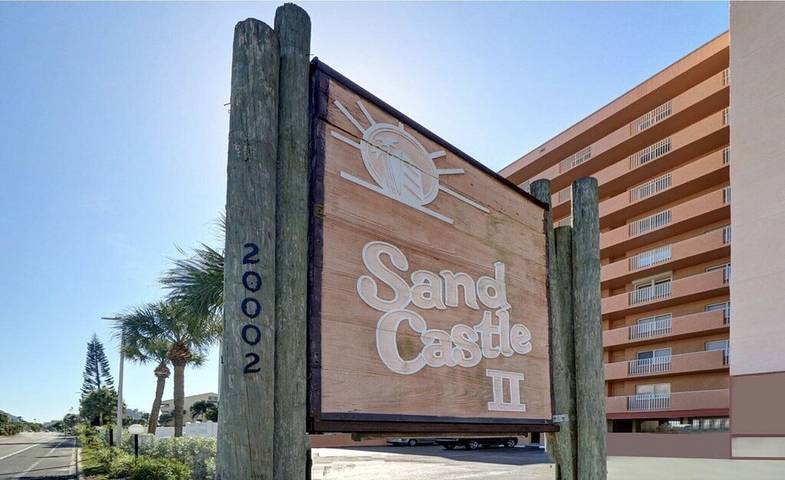 Vacation rental for 8 people, with yard and pool as well as hot tub, with pets in Indian Shores