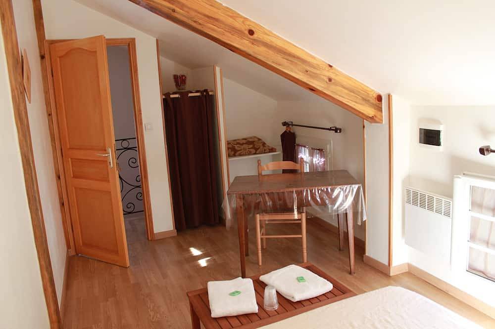 Town house 5 minutes' walk from town center and rivers. in Corte Francia, Parco naturale regionale della Corsica