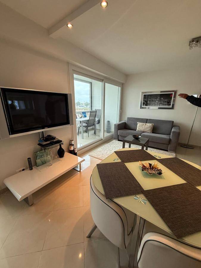 Gîte pour 3 personnes, avec terrasse et vue dans Juno Beach Plage Du Debarquement De Normandie