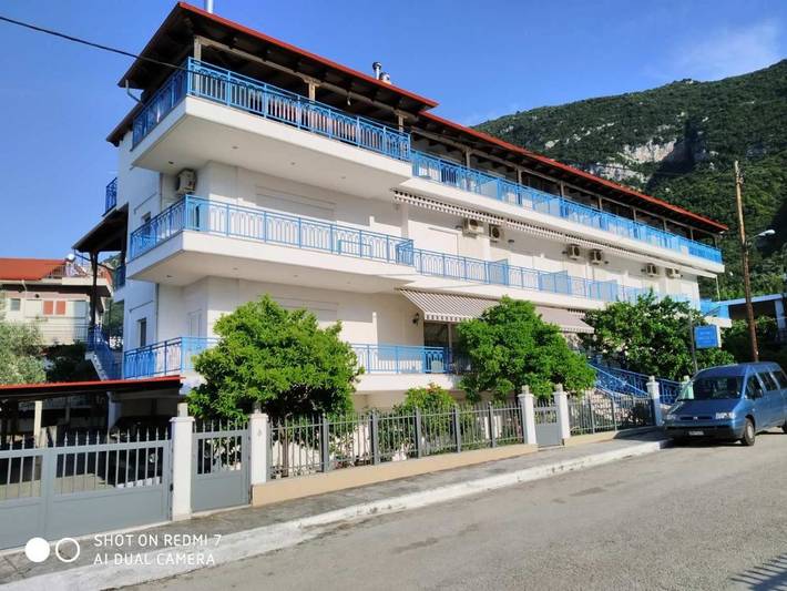 Hotel für 2 Personen, mit Balkon und Terrasse sowie Garten und Ausblick in Kamena Vourla