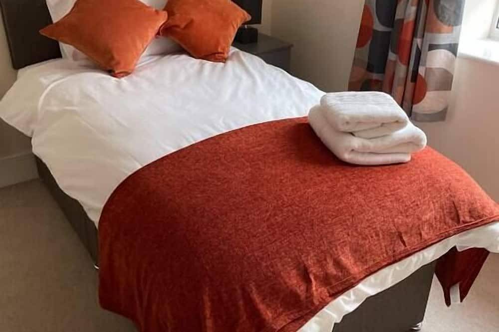 Entire apartment, City Central Apartment in Coventry, Birmingham Area