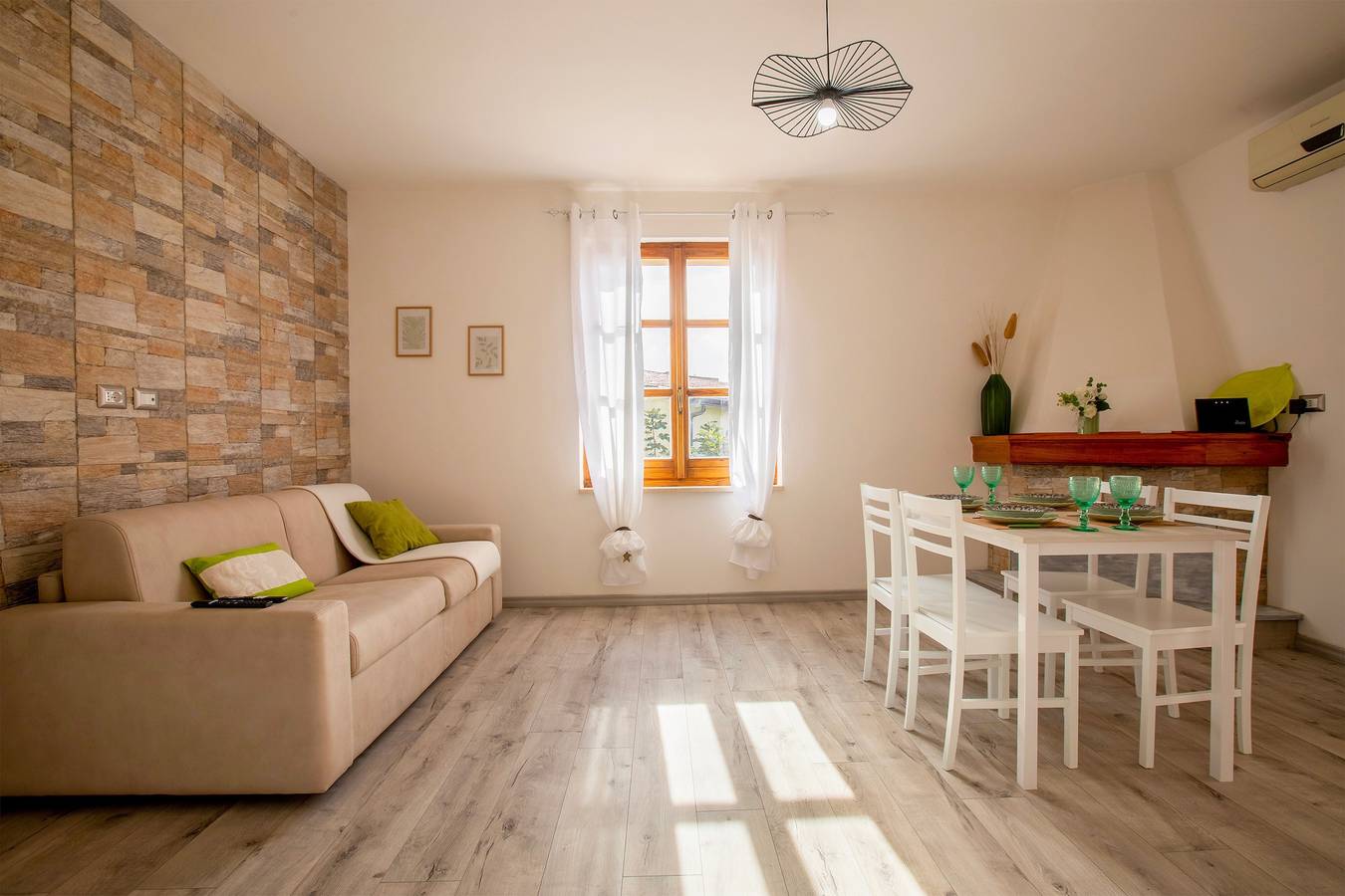 Appartamento 'Casa Belvedere' con terrazza privata, Wi-Fi e aria condizionata in Codrongianos, Provincia di Sassari