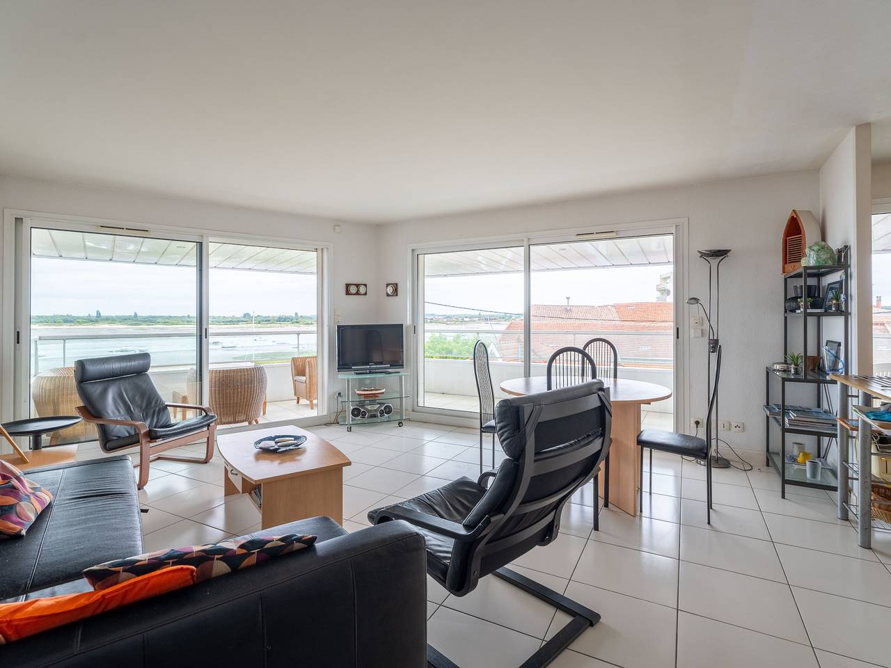 Ganze Wohnung, Arcachon, helles 2-Zimmer-Appartement mit Terrasse und privatem Parkplatz in La Teste-de-Buch, Arcachon und Umgebung