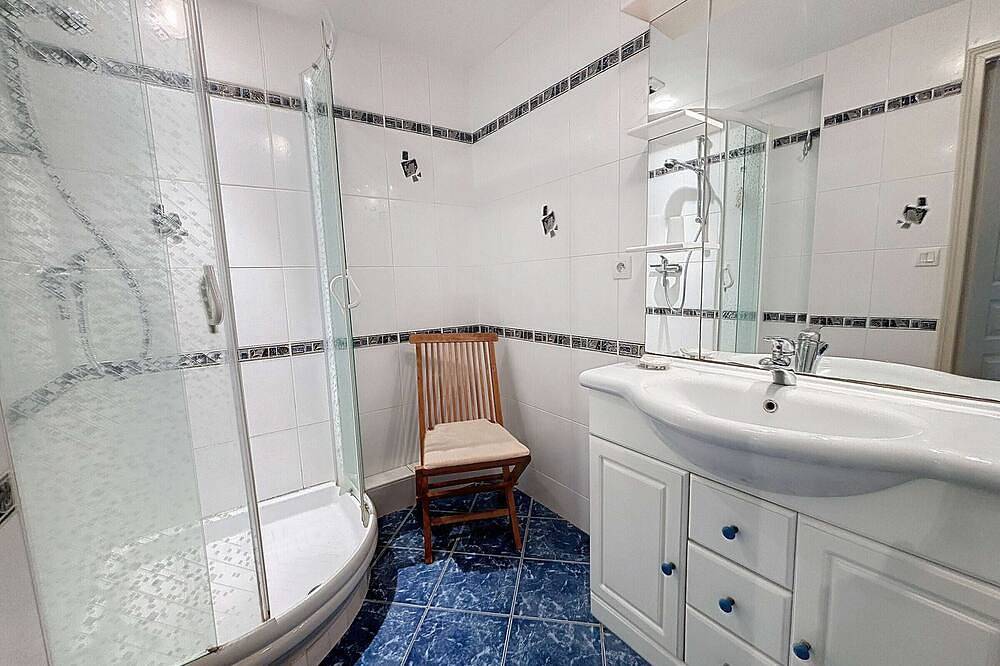 Appartement entier, Appartement à 300m de la plage avec balcon et parking à Granville in Granville, Côte de la Déroute