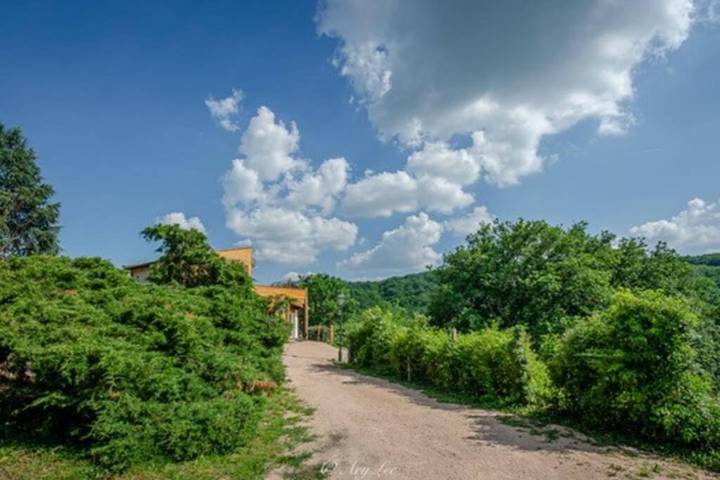 Location de vacances pour 4 personnes, avec sauna ainsi que jardin et jacuzzi à Chouvigny - 4