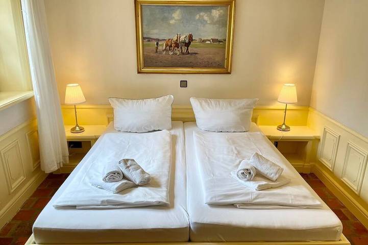 Ganze Wohnung, Kiebitz - Schönes 2-Zimmer App. mit Terrasse, Pkw-Stellplatz, Wlan. Haustiere in Westerland, Sylt (Gemeinde)