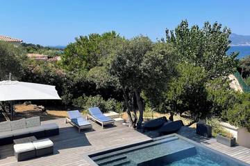 Location de vacances pour 8 personnes, avec balcon et jardin dans Plage d'Argent