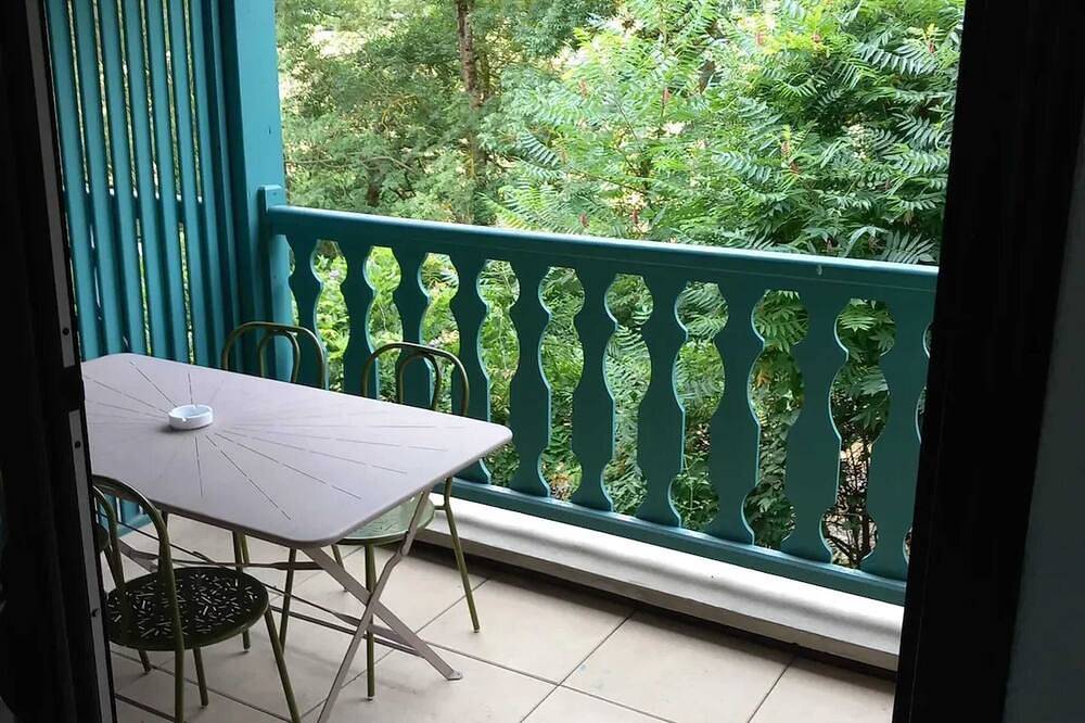 Entire apartment, Homerez - Bright Apartment in Arreau in Arreau, French Pyrenees