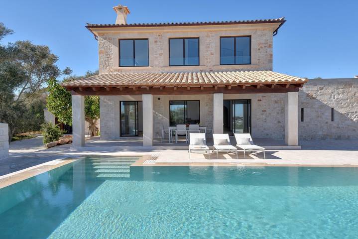 Villa für 6 Personen, mit Balkon und Garten sowie Meerblick und Pool in Portocolom