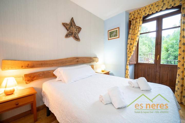 Vacation rental for 2 people, with Balcony and Terrace as well as View in Les