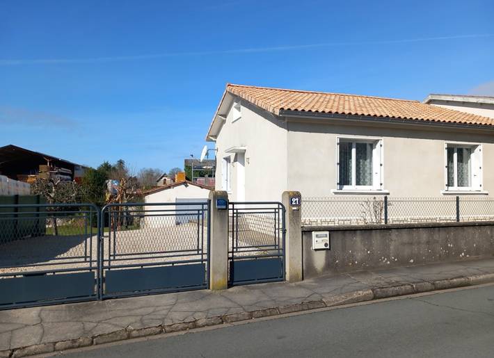 Gîte pour 4 personnes, avec jardin et terrasse - 1