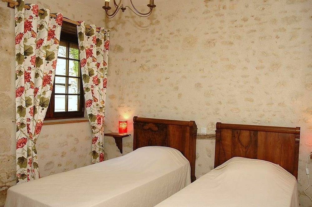 Maison 18e siècle à Azay-le-Rideau, jardin, wifi, proche nature in Cheillé, Vallée de la Loire
