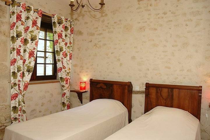 Gîte pour 4 personnes, avec terrasse et jardin à Cheillé - 4