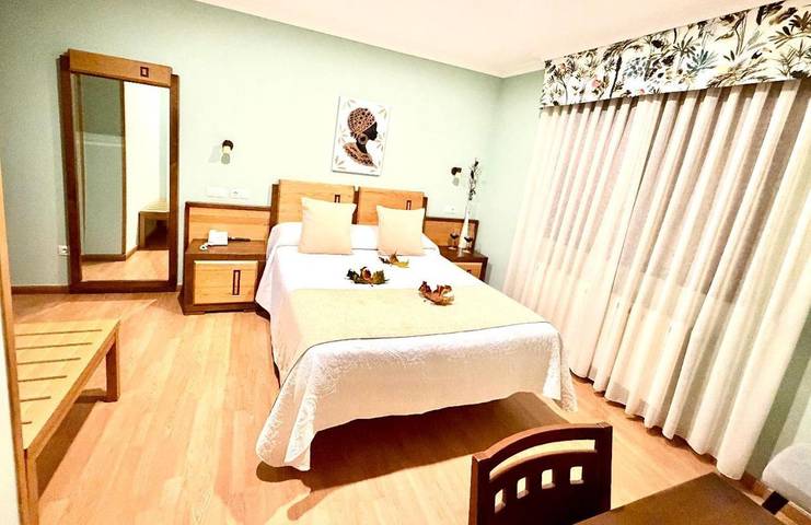 Hotel para 2 personas, con terraza además de jacuzzi y sauna - 1