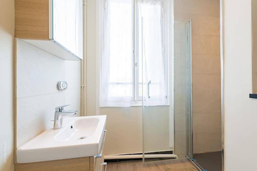 Villa in Bois-Colombes, Hauts-de-Seine