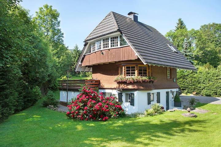 Chalet für 8 Personen, mit Garten und Sauna sowie Ausblick, kinderfreundlich in Hinterzarten - 2
