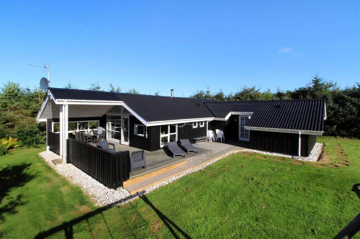 Ferienhaus für 6 Personen, mit Terrasse und Sauna in Løkken