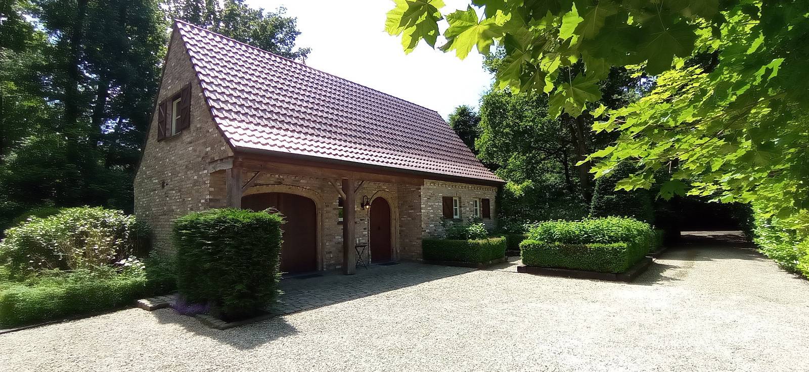 Charming 4-person forest house between Bruges and Ghent, with garden, terrace and plenty of nature in Province de Flandre-Orientale