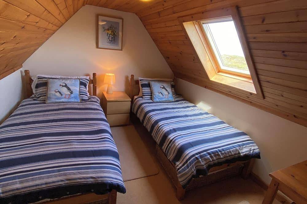 Taigh Ciorstaidh family & pet friendly self-catering Isle of Barra Scotland in Süd Uist, Äußere Hebriden