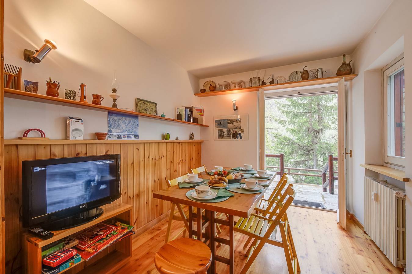 Entire apartment, Appartamento La Marmotta Mountain Retreat in Claviere, Via Lattea